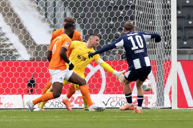 01.02.2026, xtgx, Fussball 2.Bundesliga, Hertha BSC Berlin - SV Darmstadt 98 v.l. Patric Pfeiffer (SV Darmstadt 98) Marcel Schuhen (SV Darmstadt 98) Michael Cuisance (Hertha BSC Berlin) (DFL DFB REGULATIONS PROHIBIT ANY USE OF PHOTOGRAPHS as IMAGE SEQUENCES and or QUASI-VIDEO) Berlin