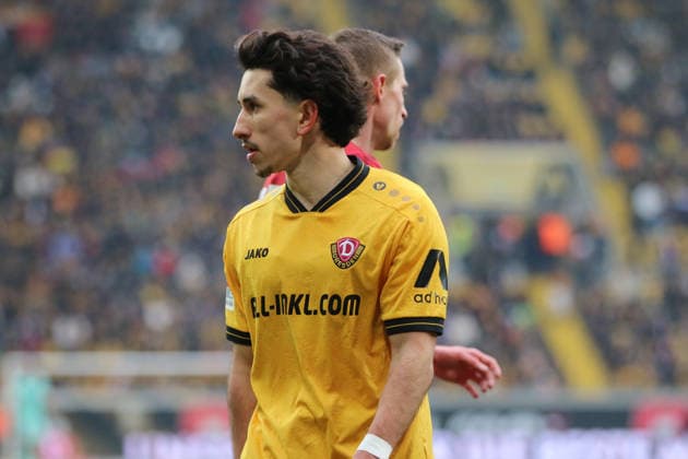 01.02.2026 Fußball Herren 2025 2026 2. Bundesliga 20. Spieltag SG Dynamo Dresden - DSC Arminia Bielefeld Rudolf-Harbig-Stadion Dresden Jason Ceka (Dresden, 7, gelb). Dresden Sachsen Deutschland