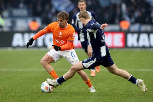 01.02.2026, xtgx, Fussball 2.Bundesliga, Hertha BSC Berlin - SV Darmstadt 98 v.l. Luca Marseiler (SV Darmstadt 98) Julian Eitschberger (Hertha BSC Berlin) Zweikampf, Aktion, action, battle for the ball (DFL DFB REGULATIONS PROHIBIT ANY USE OF PHOTOGRAPHS as IMAGE SEQUENCES and or QUASI-VIDEO) Berlin