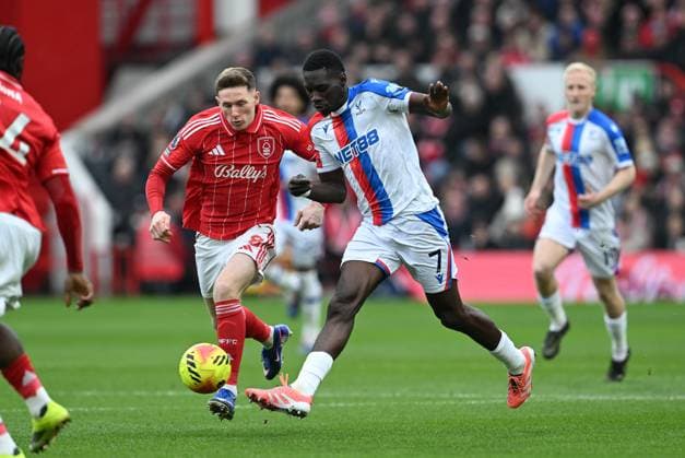 Elliot Anderson of Nottingham Forest and Ismaïla Sarr of Crystal Palace Nottingham Forest v Crystal Palace, Premier League, Football, City Ground, Nottingham, UK - 01 Feb 2026Nottingham City Ground United Kingdom EDITORIAL USE ONLY No use with unauthorised audio, video, data, fixture lists, club league logos or live services. Online in-match use limited to 120 images, no video emulation. No use in betting, games or single club league player publications. Copyright: xAnnaxGowthorpe Shutterstockx 16496863v