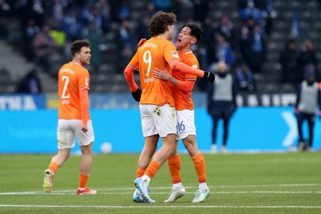 01.02.2026, xtgx, Fussball 2.Bundesliga, Hertha BSC Berlin - SV Darmstadt 98 v.l. Torjubel nach dem Tor zum celebrating the goal celebrate 2:2 durch Fraser Hornby (SV Darmstadt 98) mit Hiroki Akiyama (SV Darmstadt 98) (DFL DFB REGULATIONS PROHIBIT ANY USE OF PHOTOGRAPHS as IMAGE SEQUENCES and or QUASI-VIDEO) Berlin