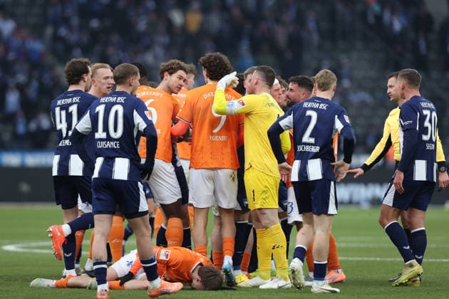 01.02.2026, xtgx, Fussball 2.Bundesliga, Hertha BSC Berlin - SV Darmstadt 98 v.l. Rudelbildung nach dem Foul von David Kownacki (Hertha BSC Berlin) an Luca Marseiler (SV Darmstadt 98) (DFL DFB REGULATIONS PROHIBIT ANY USE OF PHOTOGRAPHS as IMAGE SEQUENCES and or QUASI-VIDEO) Berlin