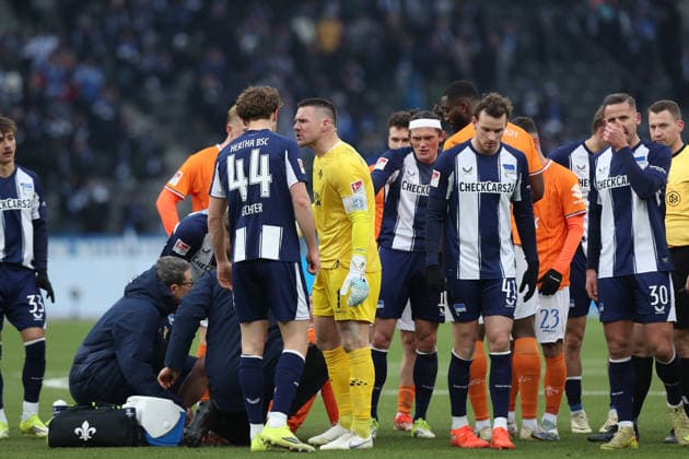 01.02.2026, xtgx, Fussball 2.Bundesliga, Hertha BSC Berlin - SV Darmstadt 98 v.l. Rudelbildung nach dem Foul von David Kownacki (Hertha BSC Berlin) an Luca Marseiler (SV Darmstadt 98) Linus Gechter (Hertha BSC Berlin) Marcel Schuhen (SV Darmstadt 98) Fabian Reese (Hertha BSC Berlin) Pascal Klemens (Hertha BSC Berlin) (DFL DFB REGULATIONS PROHIBIT ANY USE OF PHOTOGRAPHS as IMAGE SEQUENCES and or QUASI-VIDEO) Berlin