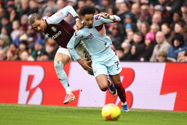 Matty Cash of Aston Villa and Kevin Schade of Brentford Aston Villa v Brentford, Premier League, Football, Villa Park, Birmingham, UK - 01 Feb 2026Birmingham Villa Park United Kingdom EDITORIAL USE ONLY No use with unauthorised audio, video, data, fixture lists, club league logos or live services. Online in-match use limited to 120 images, no video emulation. No use in betting, games or single club league player publications. Copyright: xRyanxBrowne Shutterstockx 16496858aj