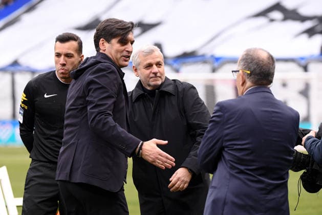 Olympique Lyonnais v Lille OSC - Ligue 1 McDonald s 2025 2026 Bruno GENESIO (Entraineur Lille LOSC) - Paulo FONSECA (Entraineur Lyon OL) during the Ligue 1 McDonald s match between Lyon and Lille at Groupama Stadium on February 1, 2026 in Lyon, France. Lyon France  Copyright: xFEPx 776348270