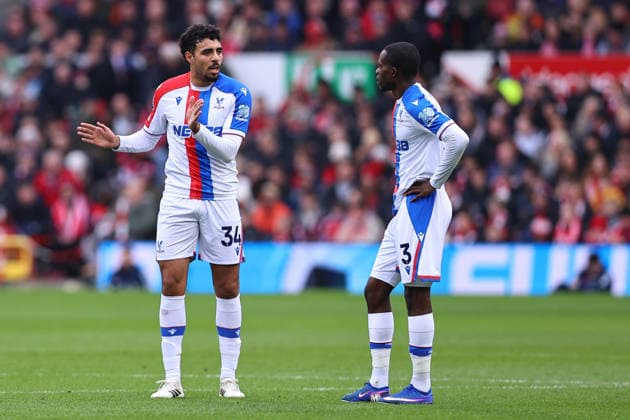 Nottingham Forest v Crystal Palace, Premier League Chadi Riad talks with Tyrick Mitchell of Crystal Palace during the Nottingham Forest v Crystal Palace Premier League match at the City Ground, West Bridgford, England on 1 February 2026 Credit: Ryan Crockett Every Second Media Editorial use only. All images are copyright Every Second Media Limited. No images may be reproduced without prior permission. All rights reserved. Premier League and Football League images are subject to licensing agreements with Football DataCo Limited. see https: www.football-dataco.com Copyright: xIMAGO EveryxSecondxMediax ESM-1783-0027 RyanxCrockettx xEveryxSecondxMediax
