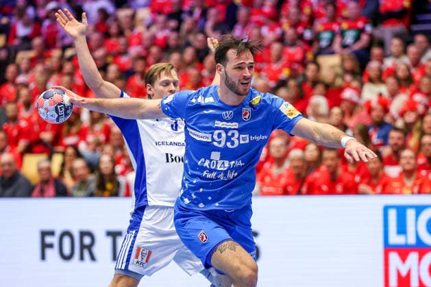 01.02.2026, Handball, Men s EHF EURO 2026, Island - Kroatien, Jyske Bank Boxen in Herning, Dänemark, Placement Match 3 4: Veron Nacinovic (Croatia 93) wirft den Ball auf das Tor Dänemark