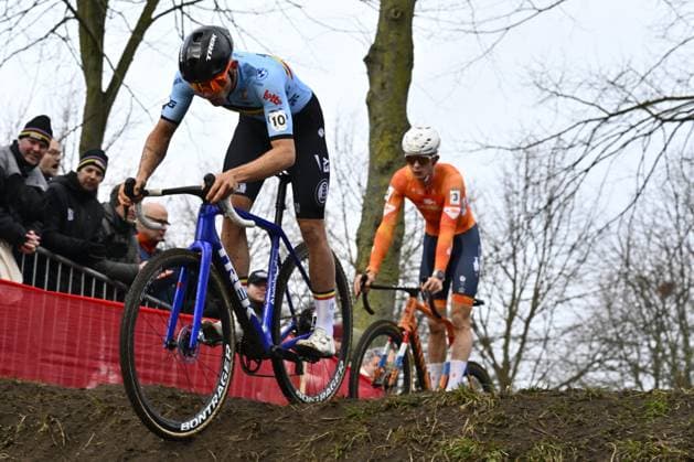 Belgian Thibau Nys and Dutch Tibor Del Grosso pictured in action during the men elite race at UCI Cyclocross World Championships, on Sunday 01 February 2026, in Hulst, The Netherlands. ERICxLALMAND  x160248572x