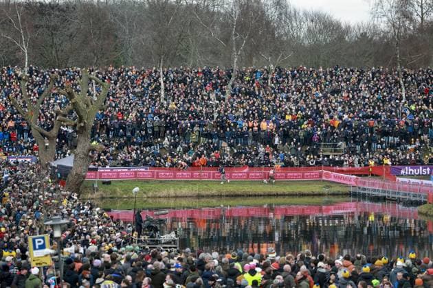 HULST - Cyclist Mathieu van der Poel in action during the Cyclocross World Championships in Hulst, Zeeland. IRIS VAN DEN BROEK ANP xVIxANPxSportx xxANPxIVx 549338821 originalFilename: 549338821.jpg