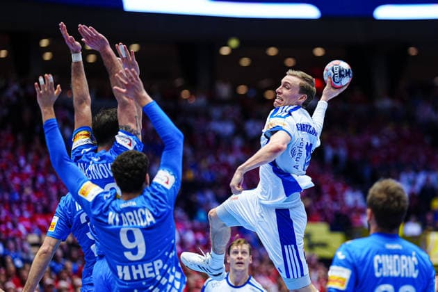 Wurf Tor Gisli Kristjansson (Island, 10) DEN, Island vs. Kroatien, Handball, EHF Europameisterschaft 2026, Spiel um Platz 3, 01.02.2026 DEN, Island vs. Kroatien, Handball, EHF Europameisterschaft 2026, Spiel um Platz 3, 01.02.2026 Herning Copyright: xEibner-Pressefoto MarcelxvonxFehrnx EP_MFN