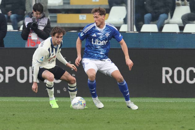 ComoÕsComoÕs Mergim Voivoda during the Serie A soccer match between Como and Atalanta at the Giuseppe Sinigaglia stadium in Como, north Italy - February 1, 2026 - Soccer.  Copyright: xAntonioxSaiai LaPressex