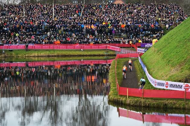 General view of the track and lot of people in the stands on the men elite race at UCI Cyclocross World Championships, on Sunday 01 February 2026, in Hulst, The Netherlands. DAVIDxPINTENS  x160251291x