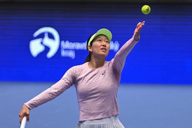 Moyuka Uchijima of Japan serves against Elina Avanesyan of Armenia during the WTA, Tennis Damen women s tennis tournament Ostrava Open match on February 1, 2026, in Ostrava, Czech Republic. (CTKxPhoto JaroslavxOzana) CTKPhotoP2026020104201  CTKPhotoP2026020104201