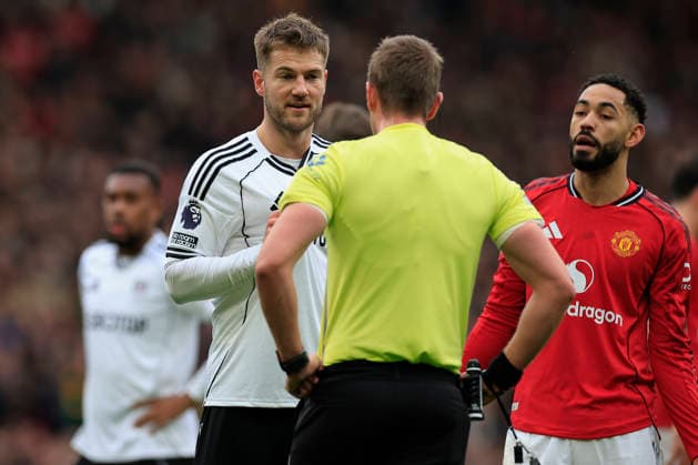 Manchester United, ManU v Fulham, Premier League Joachim Andersen (5) of Fulham reacts as Referee John Brooks points for a penalty kick which was later rescinded as the offence was outside the box during the Premier League match between Manchester United and Fulham at Old Trafford, Manchester, UK on 1 February 2026. Manchester Old Trafford Greater Manchester UK Editorial use only DataCo restrictions apply See www.football-dataco.com , Copyright: xConorxMolloyx PSI-23668-0075