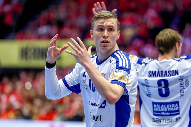 01.02.2026, Handball, Men s EHF EURO 2026, Island - Kroatien, Jyske Bank Boxen in Herning, Dänemark, Placement Match 3 4: Gisli Thorgeir Kristjansson (Iceland 10) gestikulierend auf dem Spielfeld Dänemark