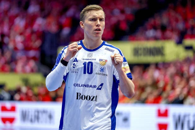 01.02.2026, Handball, Men s EHF EURO 2026, Island - Kroatien, Jyske Bank Boxen in Herning, Dänemark, Placement Match 3 4: Gisli Thorgeir Kristjansson (Iceland 10) gestikulierend auf dem Spielfeld Dänemark