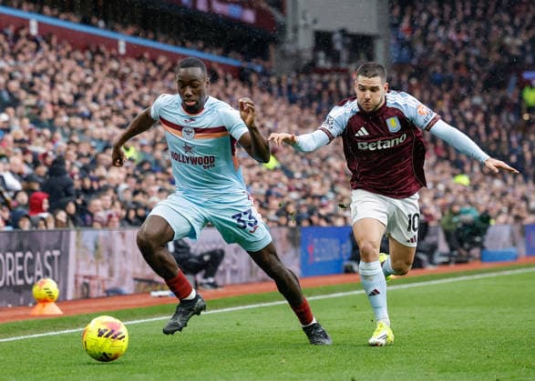 Birmingham, England, 1st February 2026. Michael Kayode of Brentford breaks forwards with the ball during the Aston Villa vs Brentford Premier League match at Villa Park, Birmingham. Picture credit should read: Cody Froggatt Sportimage EDITORIAL USE ONLY. No use with unauthorised audio, video, data, fixture lists, club league logos or live services. Online in-match use limited to 120 images, no video emulation. No use in betting, games or single club league player publications. SPI_021_CF_ASTON_VILLA_V_BRENTFORD SPI-4503-0021