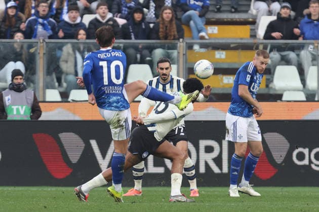 ComoÕs ComoÕs Nico Paz during the Serie A soccer match between Como and Atalanta at the Giuseppe Sinigaglia stadium in Como, north Italy - February 1, 2026 - Soccer.  Copyright: xAntonioxSaiai LaPressex