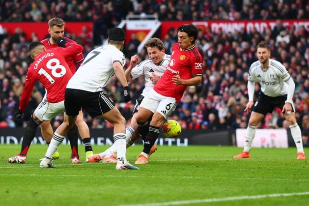 Sander Berge of Fulham shoots past goal Manchester United, ManU v Fulham, Premier League, Football, Old Trafford, Manchester, UK - 01 Feb 2026Manchester Old Trafford United Kingdom EDITORIAL USE ONLY No use with unauthorised audio, video, data, fixture lists, club league logos or live services. Online in-match use limited to 120 images, no video emulation. No use in betting, games or single club league player publications.  Copyright: xPaulxCurrie Shutterstockx 16496861fa