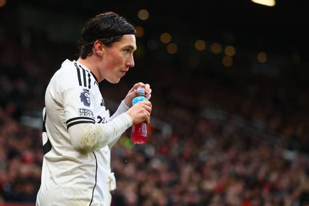 Harry Wilson of Fulham takes a drink Manchester United, ManU v Fulham, Premier League, Football, Old Trafford, Manchester, UK - 01 Feb 2026Manchester Old Trafford United Kingdom EDITORIAL USE ONLY No use with unauthorised audio, video, data, fixture lists, club league logos or live services. Online in-match use limited to 120 images, no video emulation. No use in betting, games or single club league player publications.  Copyright: xPaulxCurrie Shutterstockx 16496861fc