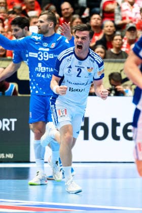 Herning: Handball EM 2026 - Spiel Platz 3 - Island - Kroatien Islands Odinn Rikhardsson Jubel Freude Emotion Torjubel Torschuetze Torschütze Herning Jyske Bank Boxen Daenemark