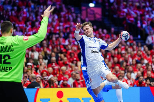 Wurf Tor Odinn Rikhardsson (Island, 02) DEN, Island vs. Kroatien, Handball, EHF Europameisterschaft 2026, Spiel um Platz 3, 01.02.2026 DEN, Island vs. Kroatien, Handball, EHF Europameisterschaft 2026, Spiel um Platz 3, 01.02.2026 Herning Copyright: xEibner-Pressefoto MarcelxvonxFehrnx EP_MFN