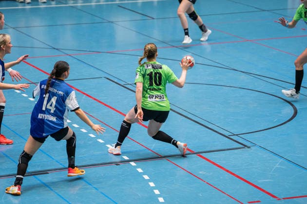 HSG Blomberg-Lippe II vs. TSV Nord Harrislee, Handball, 3. Liga Nord, Spieltag 14, 1.2.2026, Saision 2025 2026, Blomberg Leonie Mettner (TSV Nord Harrislee, 10) beim Spielaufbau Blomberg Sporthalle an der Ulmenallee Deutschland