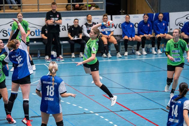 HSG Blomberg-Lippe II vs. TSV Nord Harrislee, Handball, 3. Liga Nord, Spieltag 14, 1.2.2026, Saision 2025 2026, Blomberg Sandra Nickel (TSV Nord Harrislee, 19) im Torwurf Blomberg Sporthalle an der Ulmenallee Deutschland