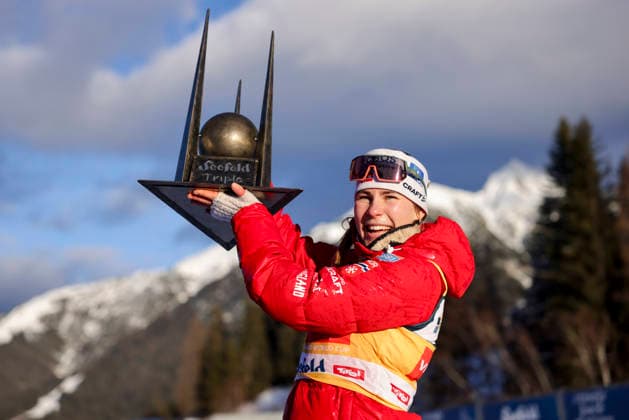 NORDIC COMBINED - FIS WC Seefeld SEEFELD,AUSTRIA,01.FEB.26 - NORDIC SKIING, NORDIC COMBINED, CROSS COUNTRY - FIS World Cup, 7.5km individual Gundersen, ladies. Image shows Ida Marie Hagen (NOR). Keywords: trophy.  GEPAxpictures xMatthiasxTrinkl