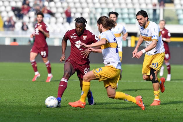 Duvan Zapata of Torino FC and Antonino Gallo of US Lecce during Serie A 2025 26 match between Torino FC and of US Lecce at Olimpico Grande Torino Stadium on February 01, 2026 in Turin, Italy - ph Giuliano Marchisciano  Copyright: xGiulianoxMarchisciano IPAxSportx xipa-agency.netx xx IPA_70843277 IPA_Agency_IPA70843277