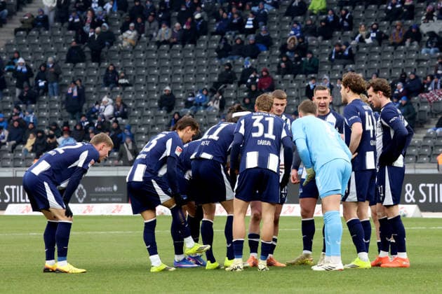 DEU, DFL, 2. FBL, Hertha BSC vs. Darmstadt, 01.02.2026, Berliner Olympiastadion, Berlin, DEU, DFL, 2. FBL, Hertha BSC vs. Darmstadt, im Bild Tjark Ernst (Hertha BSC Berlin 1), Hertha-Spielerkreis DFL - regulations prohibit any use of Photographs as image sequences and or quasi-video
