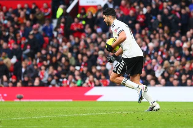 Raul Jimenez of Fulham scores to make it 2-1 and celebrates Manchester United, ManU v Fulham, Premier League, Football, Old Trafford, Manchester, UK - 01 Feb 2026Manchester Old Trafford United Kingdom EDITORIAL USE ONLY No use with unauthorised audio, video, data, fixture lists, club league logos or live services. Online in-match use limited to 120 images, no video emulation. No use in betting, games or single club league player publications.  Copyright: xPaulxCurrie Shutterstockx 16496861gl