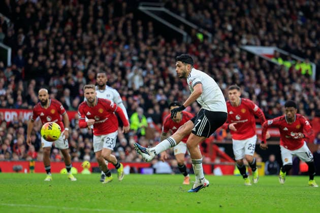 Manchester United, ManU v Fulham, Premier League Raul Jimenez (7) of Fulham scores to make it 2-1 during the Premier League match between Manchester United and Fulham at Old Trafford, Manchester, UK on 1 February 2026. Manchester Old Trafford Greater Manchester UK Editorial use only DataCo restrictions apply See www.football-dataco.com , Copyright: xConorxMolloyx PSI-23668-0083