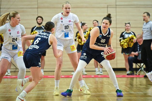 Abigail Ann Prohaska (Freiburg, 24), Nicole Brochlitz (Lions, 6), Helena Englisch (Freiburg, 10), Romy Bär (Lions, 46), Syntainics MBC vs. Eisvoegel USC Freiburg, Frauen, Basketball, 1. Bundesliga, DBBL, Hauptrunde, 17. Spieltag, Saison 2025 26, 01.02.2026. Halle SWH Arena Sachsen-Anhalt Deutschland