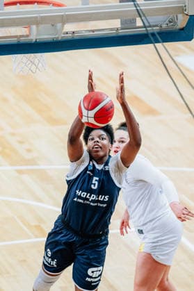 BB-1BL Damen Syntainics MBC Lions - Eisvoegel USC Freiburg Khalis Cain (GISA Lions MBC) waehrend der Saison 2025-2026 in der DBBL Toyota Bundesliga Syntainics MBC Lions und Eisvoegel USC Freiburg in der SWH Arena am 1. February 2026 in Halle Saale, Sachsen Anhalt, Deutschland
