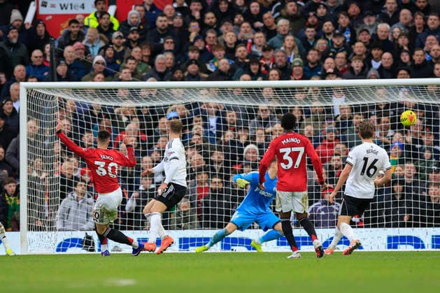 Manchester United, ManU v Fulham, Premier League Benjamin Sesko (30) of Manchester United scores to make it 3-2 during the Premier League match between Manchester United and Fulham at Old Trafford, Manchester, UK on 1 February 2026. Manchester Old Trafford Greater Manchester UK Editorial use only DataCo restrictions apply See www.football-dataco.com , Copyright: xConorxMolloyx PSI-23668-0085
