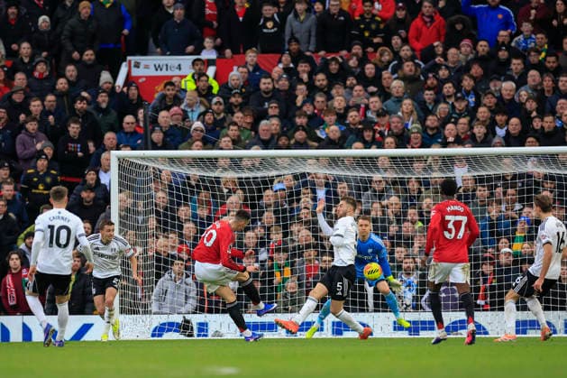 Manchester United, ManU v Fulham, Premier League Benjamin Sesko (30) of Manchester United scores to make it 3-2 during the Premier League match between Manchester United and Fulham at Old Trafford, Manchester, UK on 1 February 2026. Manchester Old Trafford Greater Manchester UK Editorial use only DataCo restrictions apply See www.football-dataco.com , Copyright: xConorxMolloyx PSI-23668-0087