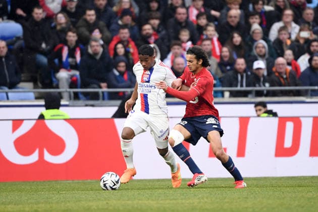 Olympique Lyonnais v Lille OSC - Ligue 1 McDonald s 2025 2026 09 ENDRICK Felipe Moreira de Sousa (ol) - 32 Ayyoub BOUADDI (losc) during the Ligue 1 McDonald s match between Lyon and Lille at Groupama Stadium on February 1, 2026 in Lyon, France. Lyon France  Copyright: xFEPx 776348270
