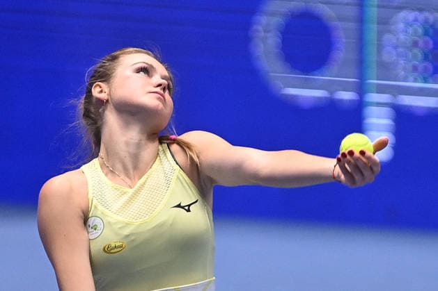 Linda Klimovicova of Poland serves against Katie Volynets of USA during the WTA, Tennis Damen women s tennis tournament Ostrava Open match on February 1, 2026, in Ostrava, Czech Republic. (CTKxPhoto JaroslavxOzana) CTKPhotoP2026020104799  CTKPhotoP2026020104799