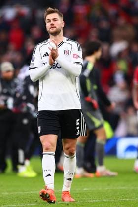 Joachim Andersen of Fulham at the end of the match Manchester United, ManU v Fulham, Premier League, Football, Old Trafford, Manchester, UK - 01 Feb 2026Manchester Old Trafford United Kingdom EDITORIAL USE ONLY No use with unauthorised audio, video, data, fixture lists, club league logos or live services. Online in-match use limited to 120 images, no video emulation. No use in betting, games or single club league player publications. Copyright: xPaulxCurrie Shutterstockx 16496861ij