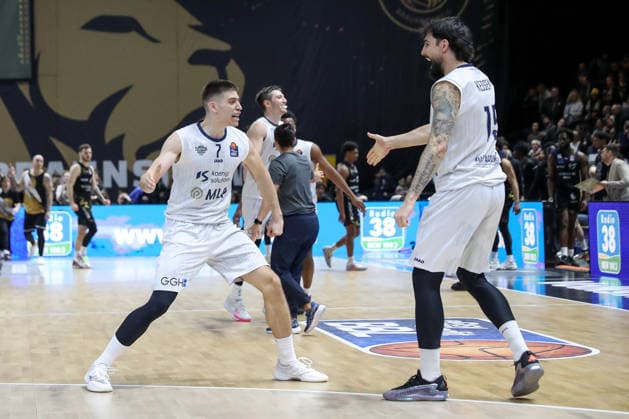 01.02.2026, xgox, Basketball - easyCredit BBL Basketball Loewen Braunschweig - MLP Academics Heidelberg emspor, v.l. Dusan Neskovic (Heidelberg, 7), Marcel Kessen (Heidelberg, 15) Jubel ueber den Sieg, Jubel nach Spielende Braunschweig