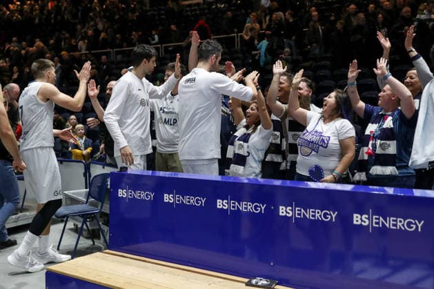 01.02.2026, xgox, Basketball - easyCredit BBL Basketball Loewen Braunschweig - MLP Academics Heidelberg emspor, v.l. Heidelberg Jubel ueber den Sieg, Jubel nach Spielende mit den Fans Braunschweig