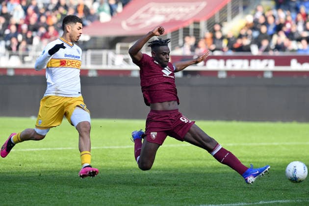 CALCIO - Serie A - Torino FC vs US Lecce Duvan Zapata of Torino FC and Danilo Veiga of US Lecce during Serie A 2025 26 match between Torino FC and of US Lecce at Olimpico Grande Torino Stadium on February 01, 2026 in Turin, Italy - ph Giuliano Marchisciano Turin Italy  Copyright: xIPAxSport ABACAx