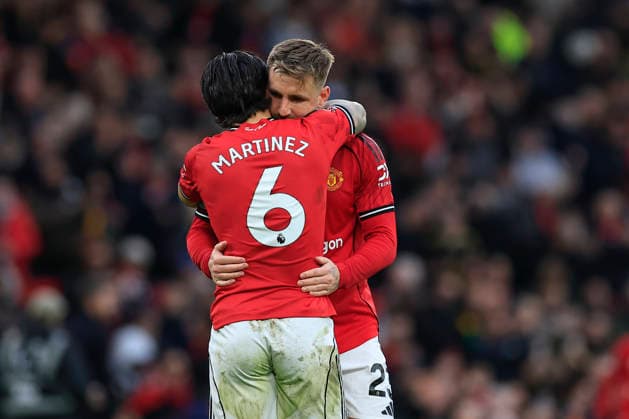 Manchester United, ManU v Fulham, Premier League Lisandro Martinez (6) and Luke Shaw (23) of Manchester United celebrate the 3-2 win at the end of the Premier League match between Manchester United and Fulham at Old Trafford, Manchester, UK on 1 February 2026. Manchester Old Trafford Greater Manchester UK Editorial use only DataCo restrictions apply See www.football-dataco.com , Copyright: xConorxMolloyx PSI-23668-0100