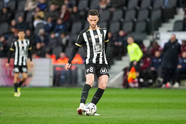 Angers SCO v FC Metz - Ligue 1 McDonald s 2025 2026 08 Branco VAN DEN BOOMEN (sco) during the Ligue 1 McDonald s match between Angers and Metz at Stade Raymond Kopa on February 1, 2026 in Angers, France. Angers France  Copyright: xFEPx 776348273