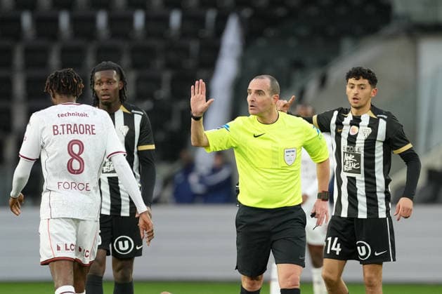 Angers SCO v FC Metz - Ligue 1 McDonald s 2025 2026 Benoit MILLOT (ARBITRE) during the Ligue 1 McDonald s match between Angers and Metz at Stade Raymond Kopa on February 1, 2026 in Angers, France. Angers France  Copyright: xFEPx 776348273