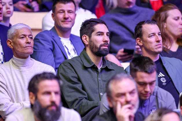01.02.2026, Handball, Men s EHF EURO 2026, Island - Kroatien, Jyske Bank Boxen in Herning, Dänemark, Placement Match 3 4: Nikola Karabatic auf der Tribüne neben Dominik Klein Dänemark