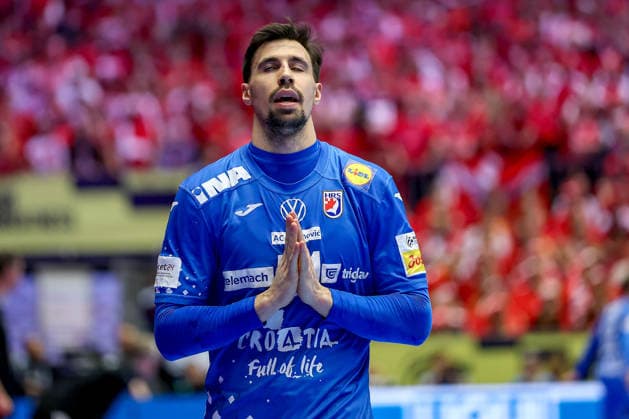 01.02.2026, Handball, Men s EHF EURO 2026, Island - Kroatien, Jyske Bank Boxen in Herning, Dänemark, Placement Match 3 4: Ivan Martinovic (Croatia 51) hofft auf den Sieg Dänemark