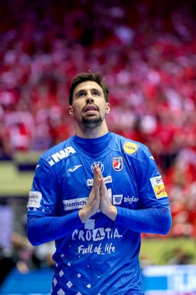 01.02.2026, Handball, Men s EHF EURO 2026, Island - Kroatien, Jyske Bank Boxen in Herning, Dänemark, Placement Match 3 4: Ivan Martinovic (Croatia 51) hofft auf den Sieg Dänemark