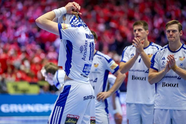 01.02.2026, Handball, Men s EHF EURO 2026, Island - Kroatien, Jyske Bank Boxen in Herning, Dänemark, Placement Match 3 4: Enttäuschte Gesichter bei den Isländern anch der Niederlage. Ellioi Vioarsson (Iceland 18) Dänemark